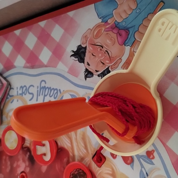 Vintage 1989 Ready! Set! Spaghetti Board Game - Picture 6 of 15